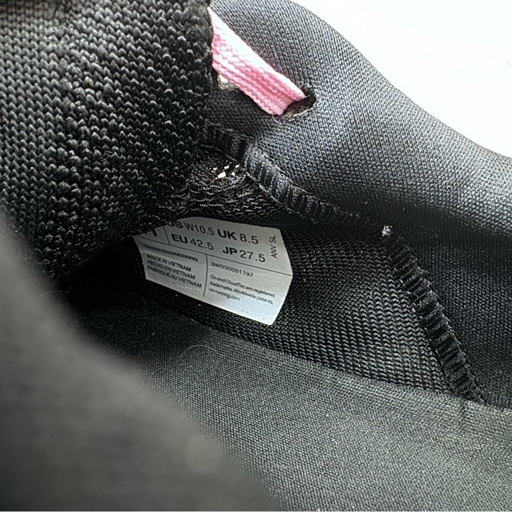 On Cloudeclipse Running Shoes black blue pink laces ladies Sz 10.5 woman - Picture 7 of 7